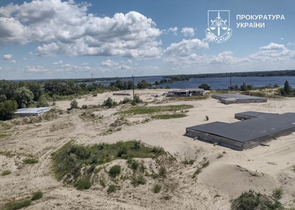 У Києві викрили схему незаконного заволодіння землею на Жуковому острові вартістю 40 млн грн