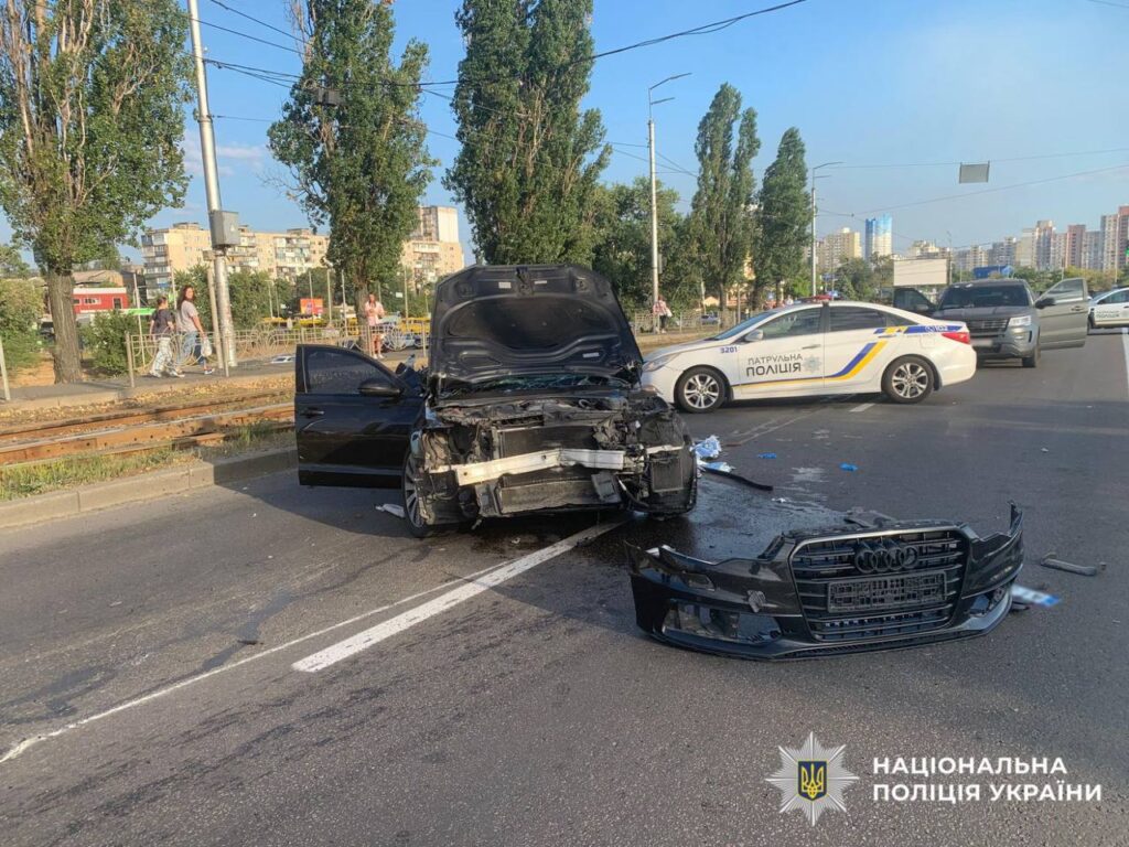 Смертельна ДТП у Дарницькому районі: двоє загиблих, троє поранених