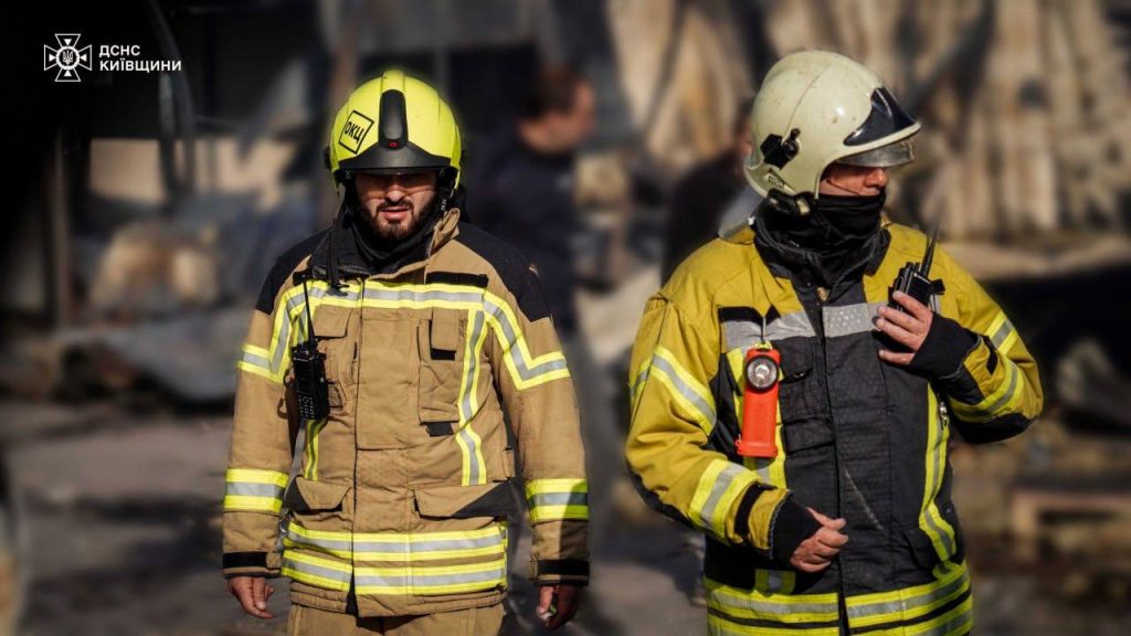 У Бориспільському районі завершили ліквідацію наслідків обстрілу У Бориспільському районі завершили ліквідацію наслідків обстрілу