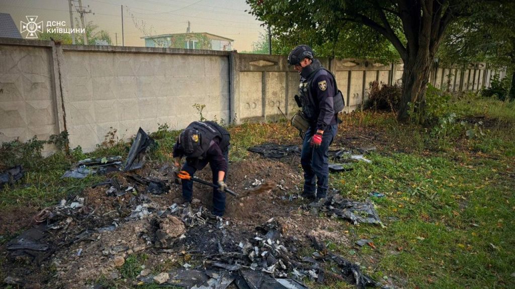 Київщина: ДСНС показала ліквідацію наслідків атаки БпЛА у чотирьох районах