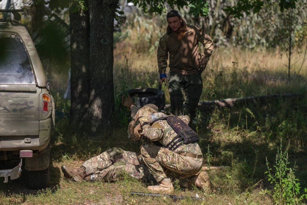 Київщина: спецкурси з CQB та мінної безпеки для випускників курсів спротиву
