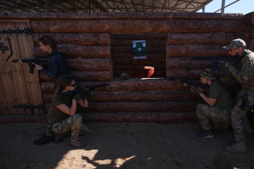 Київщина: спецкурси з CQB та мінної безпеки для випускників курсів спротиву