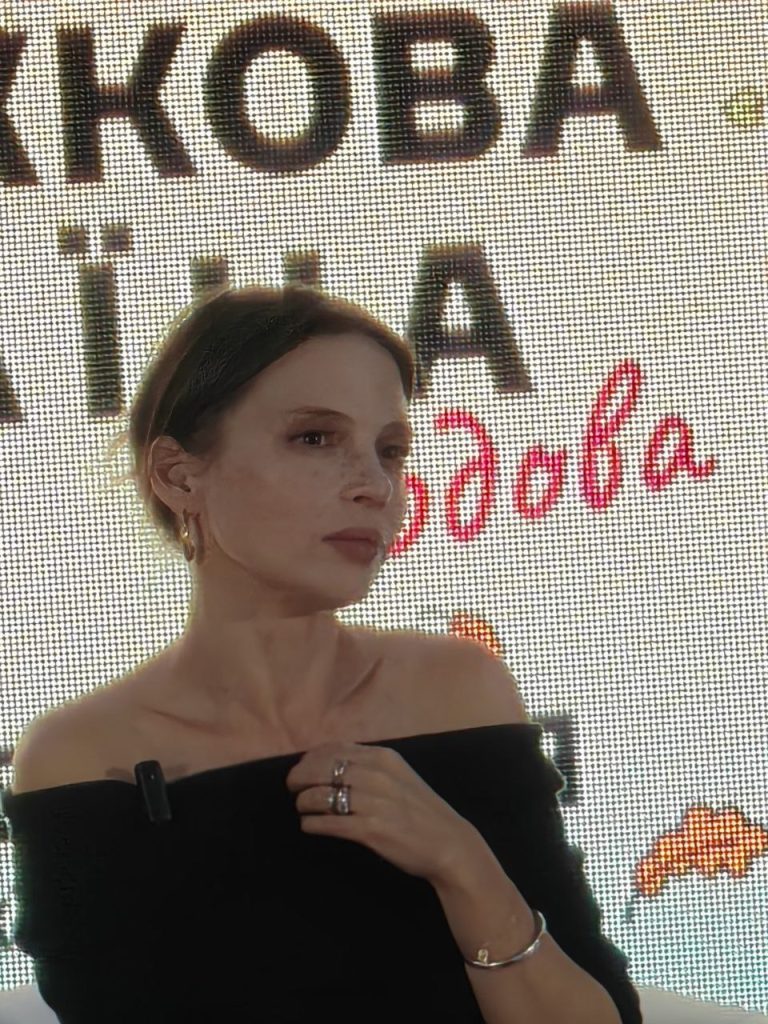 Ірена Карпа презентувала на «Книжковій країні» роман «Він повертається в неділю»