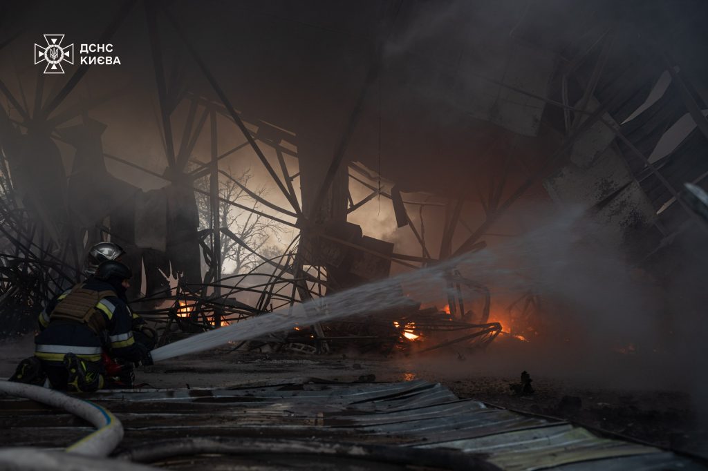 Аварійно-рятувальні роботи після атаки на Київ повністю завершені
