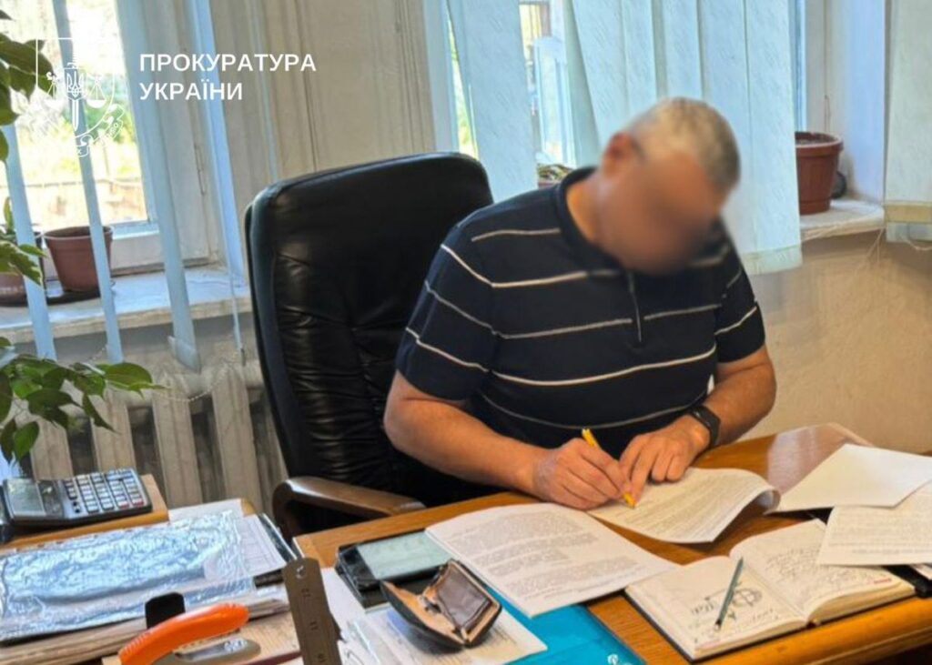 Збитки на ремонті та закупівлях у Києві: оголошено підозри керівникам «ШЕУ» трьох районів та інженеру