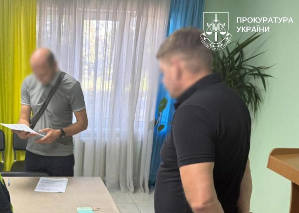 Збитки на ремонті та закупівлях у Києві: оголошено підозри керівникам «ШЕУ» трьох районів та інженеру