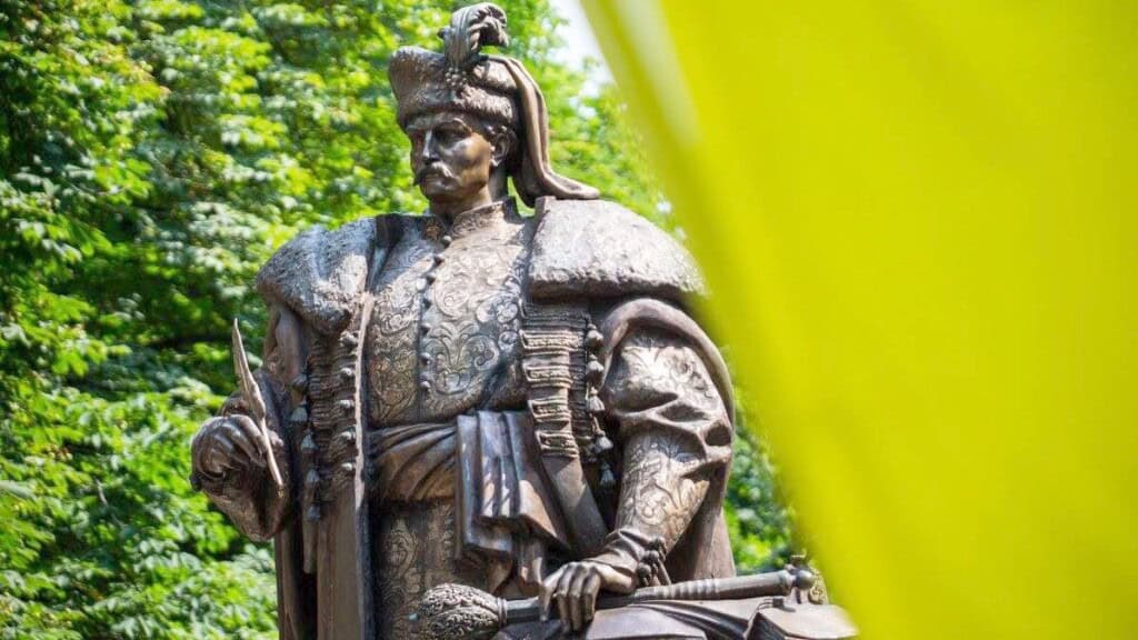 У Києві 28 жовтня: дискусія про спадщину Пилипа Орлика та першу українську Конституцію Пам’ятник Пилипу Орлику в Києві