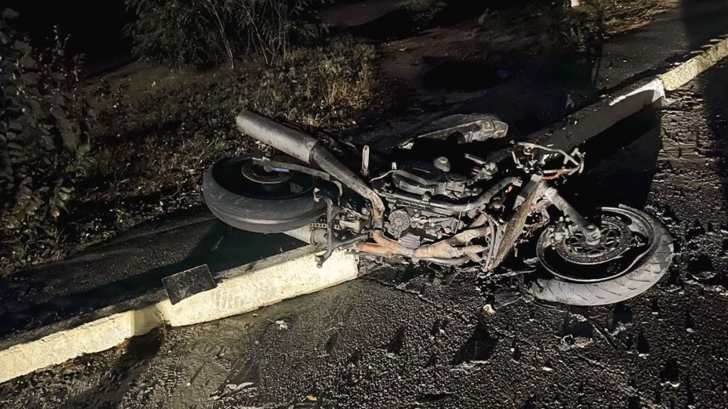 Розбитий мотоцикл