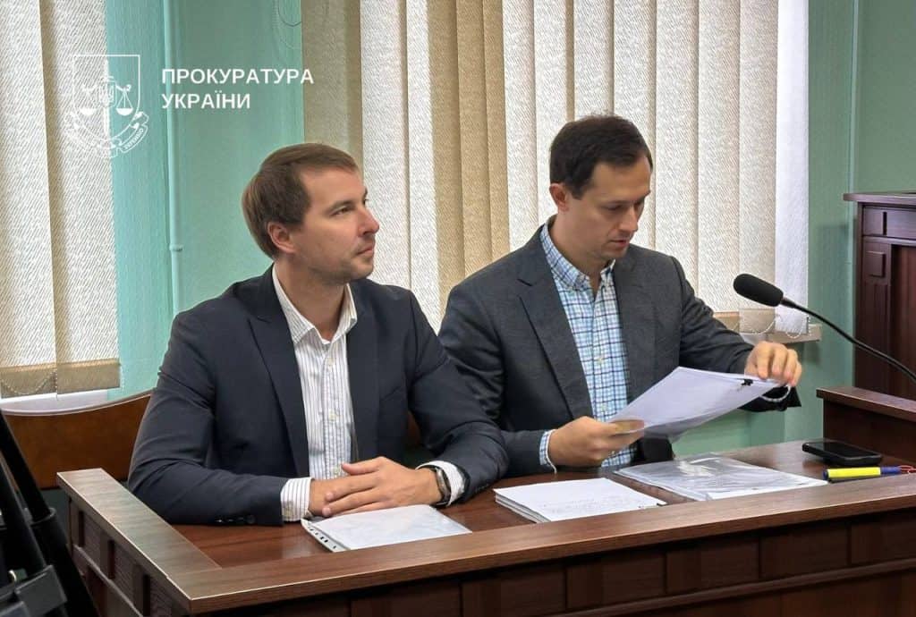 Напад на велосипедиста у Києві: суд арештував водія на місяць Напад на велосипедиста у Києві: суд арештував водія на місяць