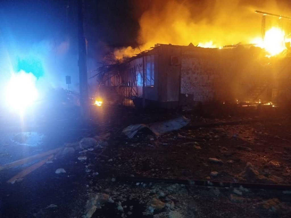 Броварський район під ударом: горять приватний будинок та міні-маркет Броварський район під ударом: горять приватний будинок та міні-маркет