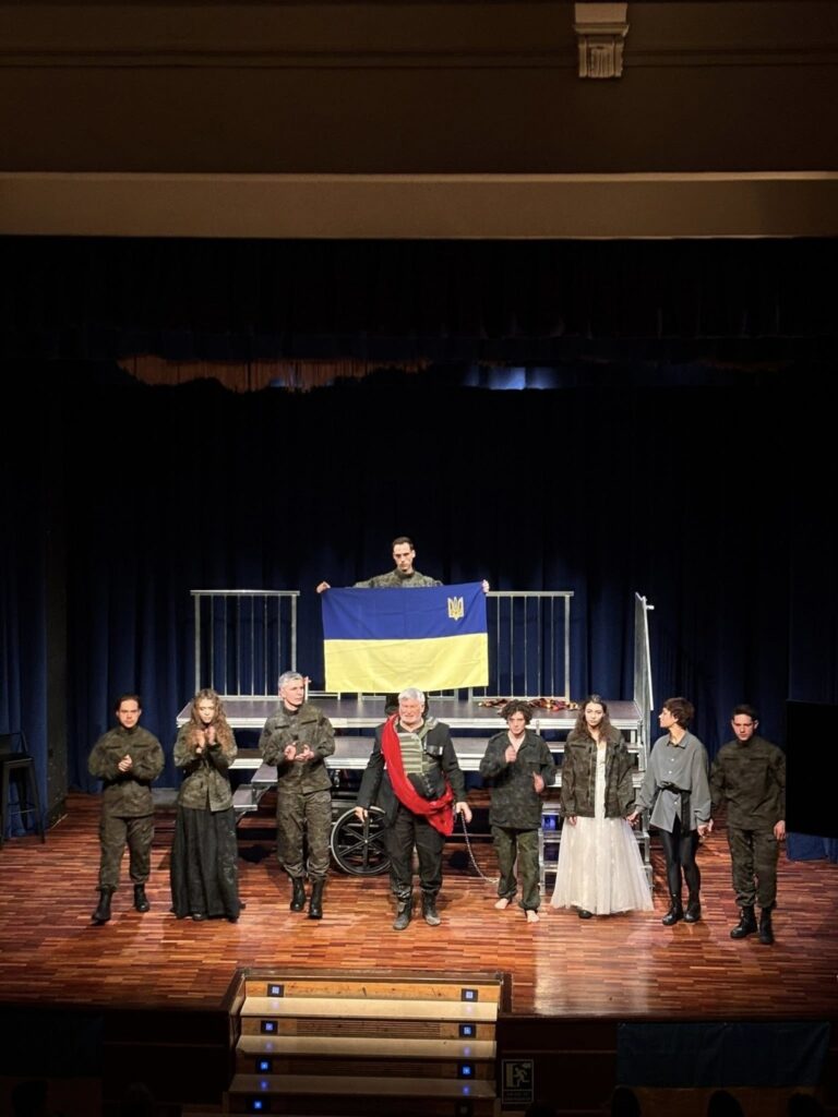 Українську виставу показали в трьох містах Іспанії Українську виставу показали в трьох містах Іспанії