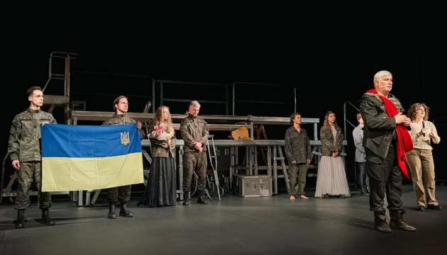 Українську виставу показали в трьох містах Іспанії Українську виставу показали в трьох містах Іспанії