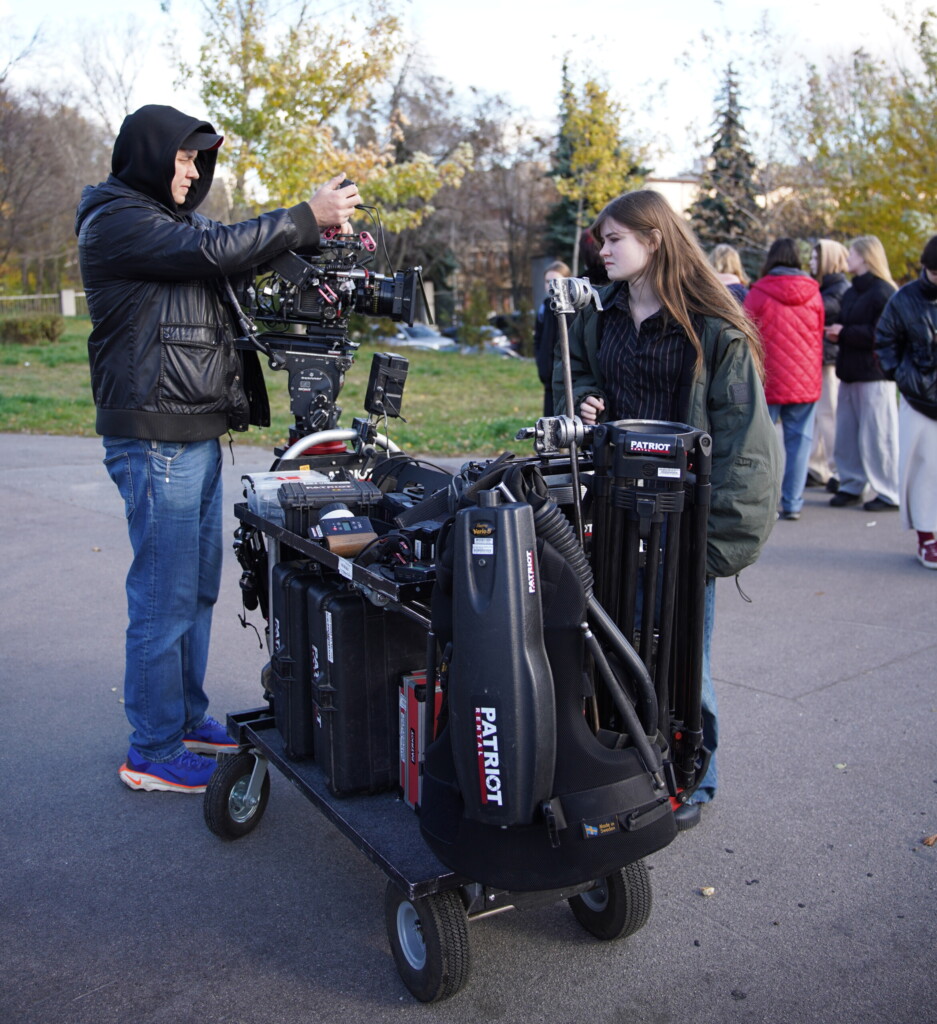 Кінозйомка в раках Майстерні для підлітків «Жовтий Автобус 2025: ПОРУЧ»