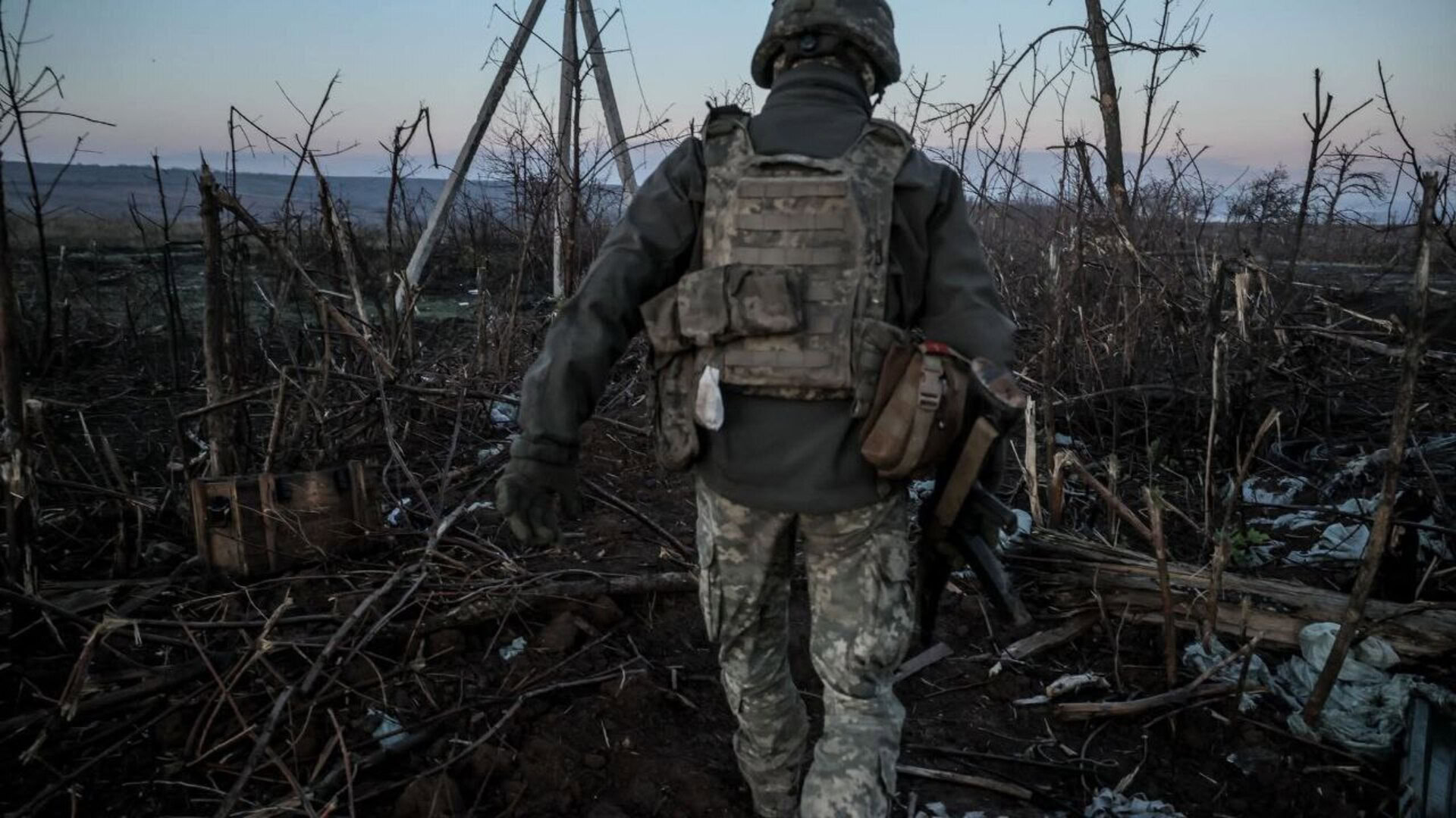 Український військовий на лінії фронту