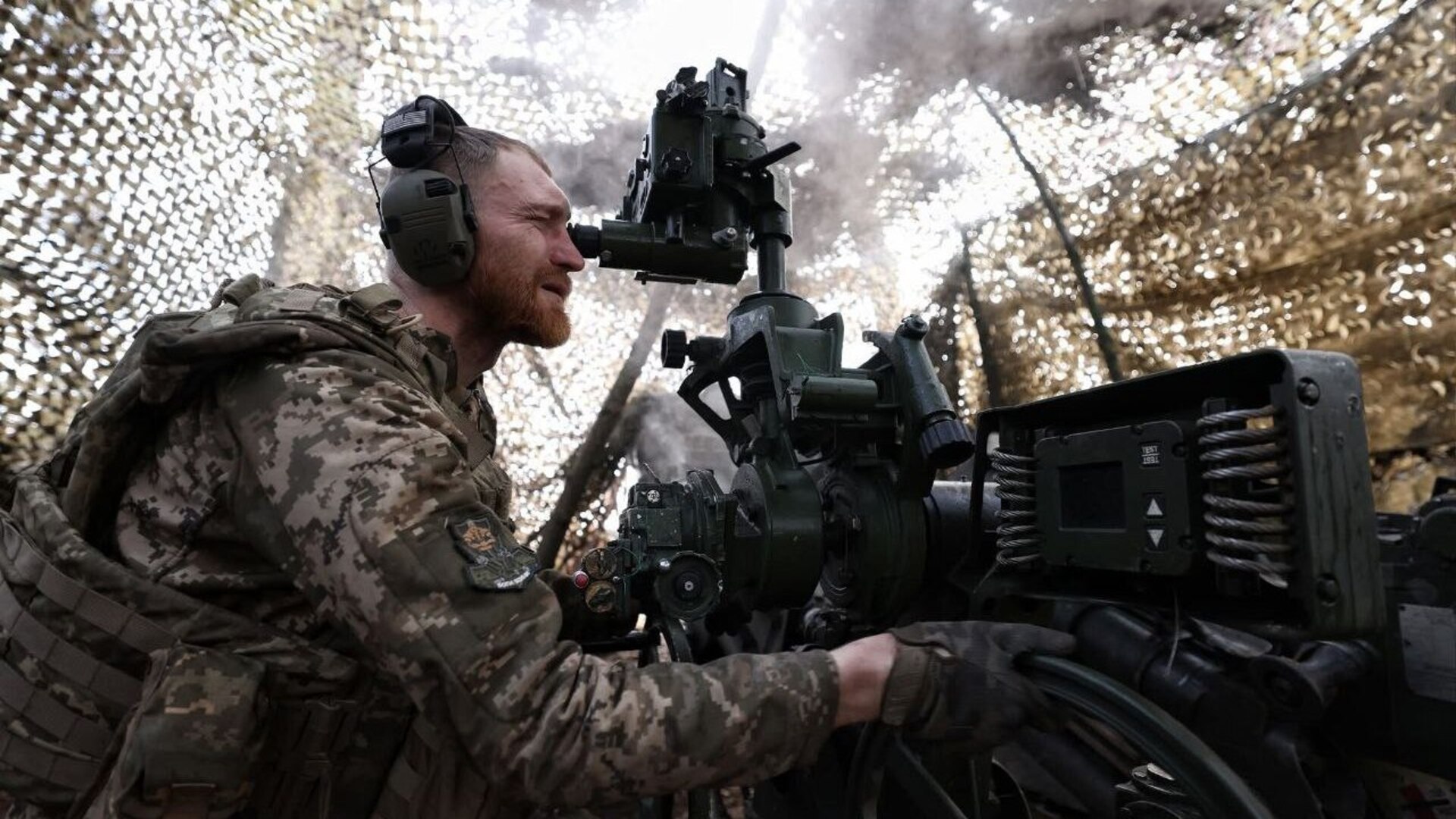 Український військовий на позиції