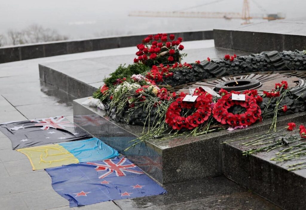 Посли Канади і Британії вшанували пам'ять загиблих у Києві: День пам'яті 2025