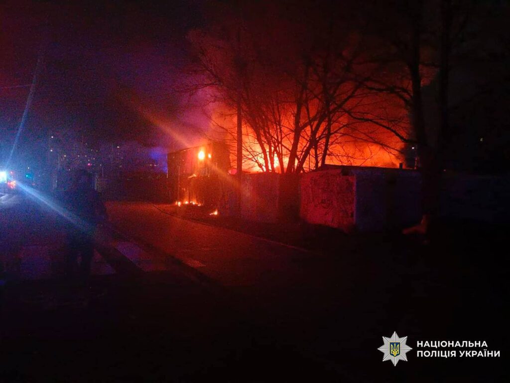 Вибух на Оболоні: газовий фільтр спричинив пожежу на СТО Пожежа на місці вибуху