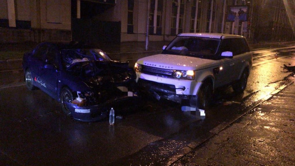Аварія за участі автомобілів Range Rover і Mitsubishi у Голосіївському районі Києва