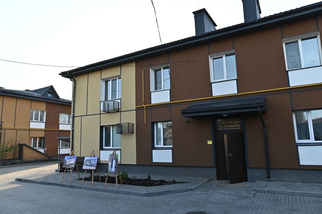 Двоповерхівка в Бородянці, красивий відремонтований будинок