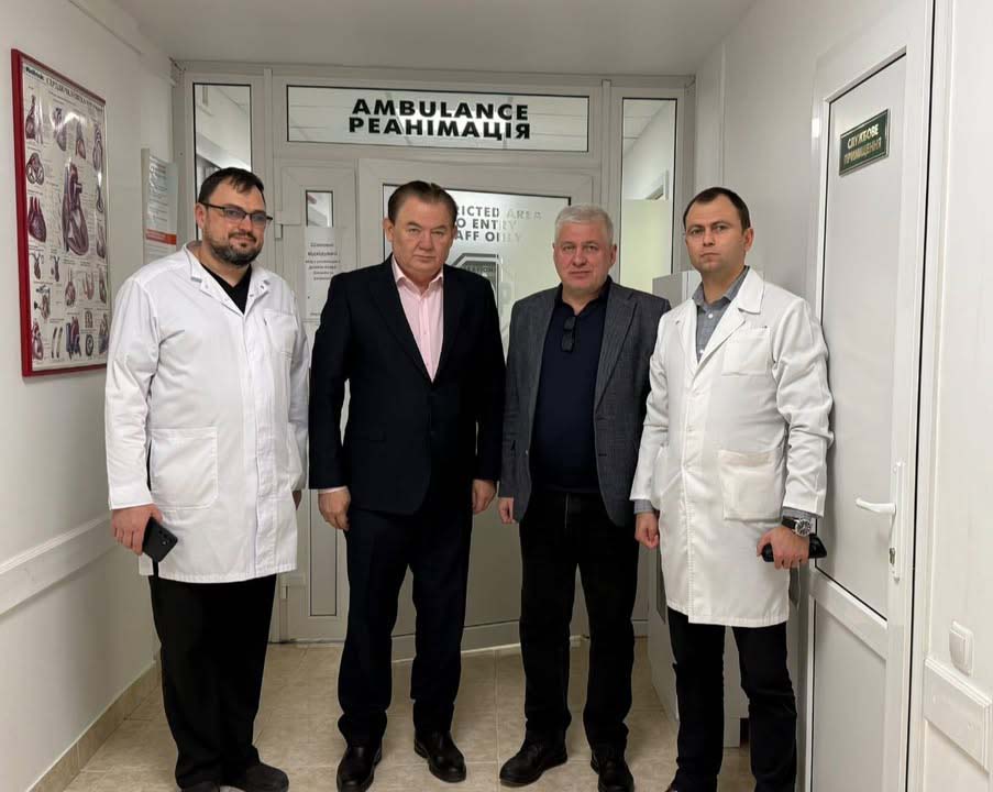 Лікарі інституту Амосова провели операцію з видалення уламка з серця пораненого військового Лікарі інституту Амосова провели операцію з видалення уламка з серця пораненого військового