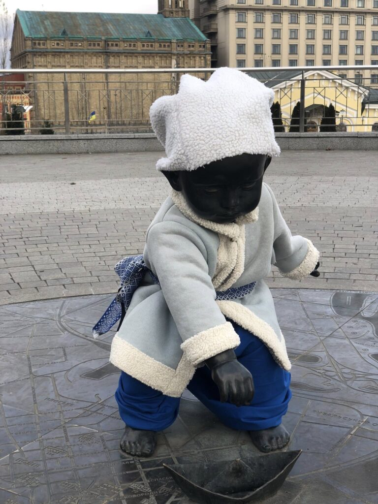 Кий, Щек, Хорив та Либідь вбралися у святкові костюми — побачити можна 24-25 грудня