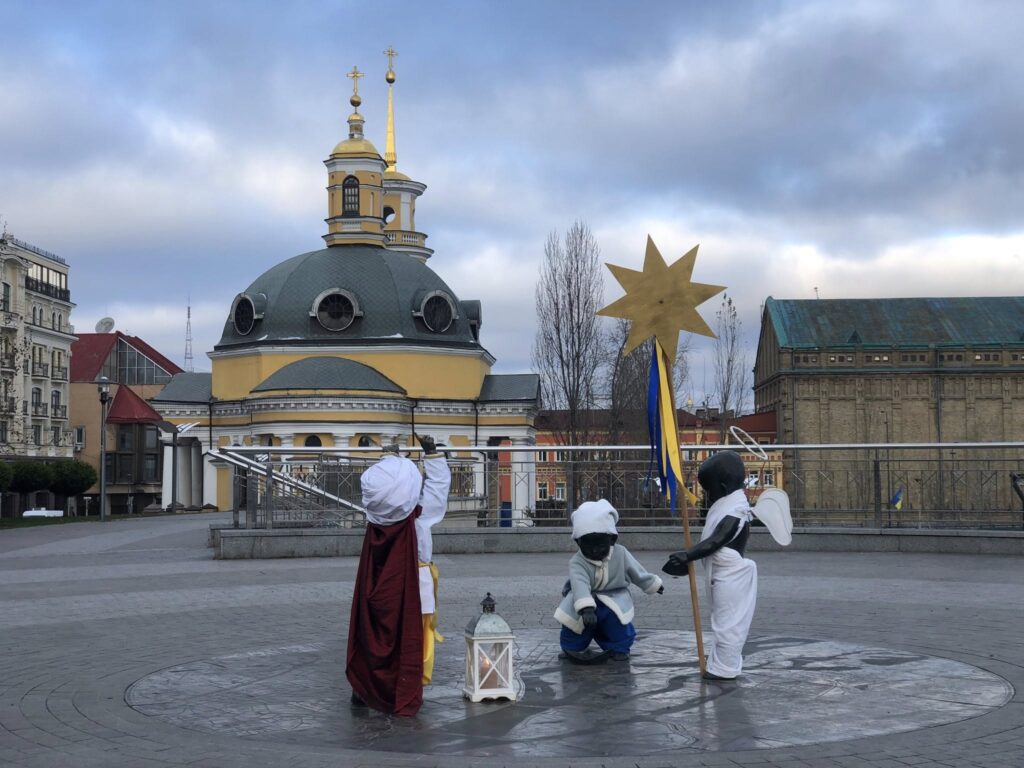 Кий, Щек, Хорив та Либідь вбралися у святкові костюми — побачити можна 24-25 грудня