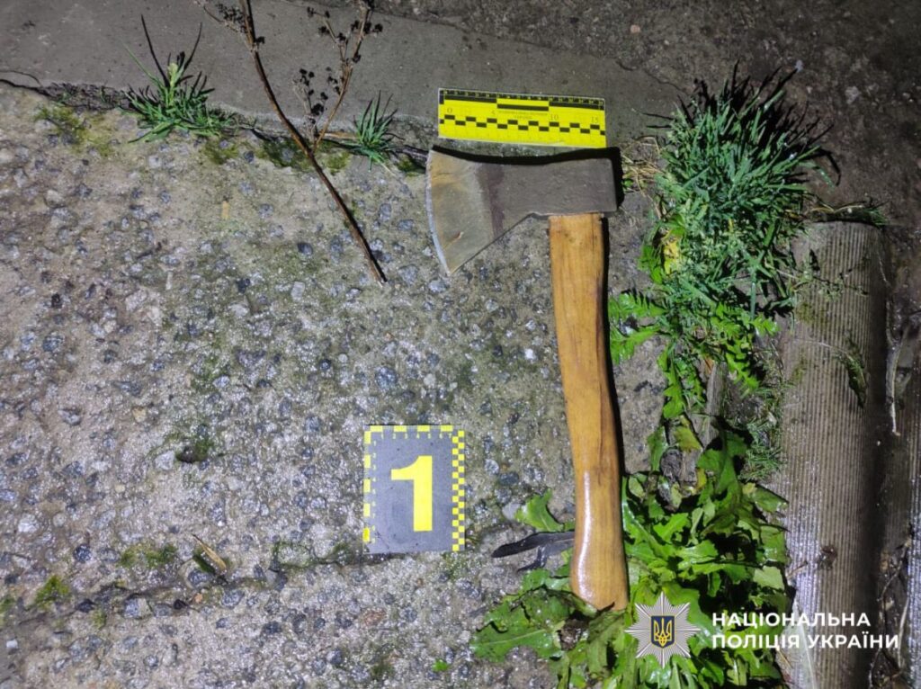 У Сквирі на Київщині чоловік вдарив знайомого сокирою