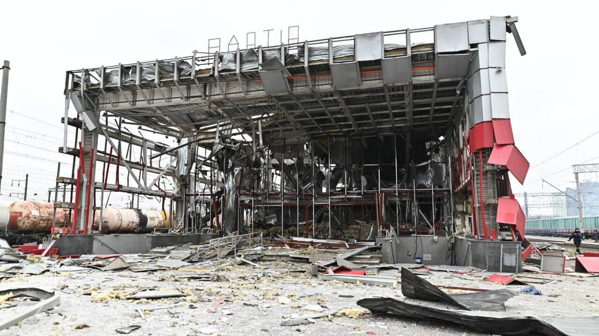 Вокзал у Фастові, зруйнований російським обстрілом