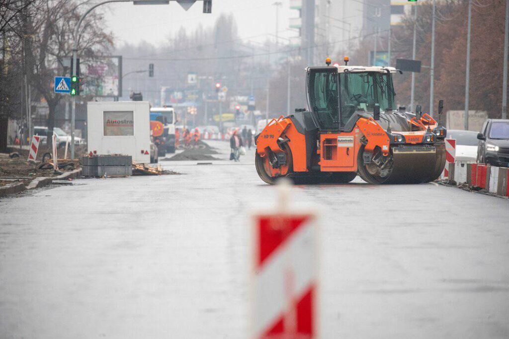 Харківське шосе за 1,3 млрд: чому «безбар'єрний» ремонт залишає людей з інвалідністю під землею