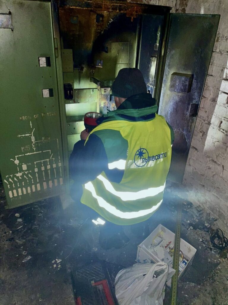 6 бригад із Львова відновлюють тепло у Києві