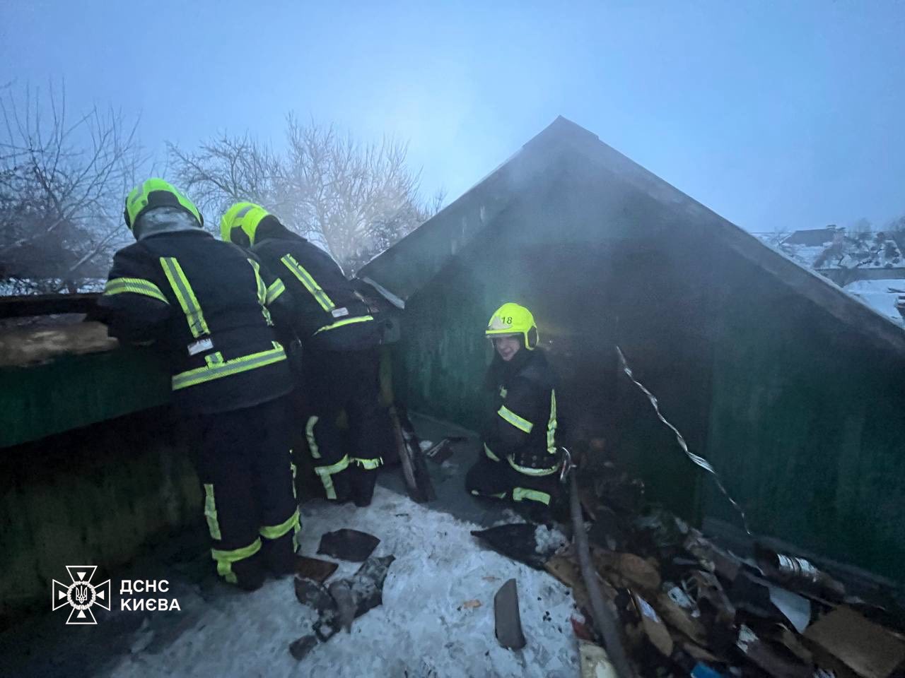 У Соломʼянському районі під час пожежі врятували жінку