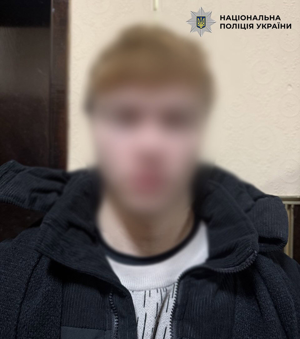 На Хрещатику трьох молодиків затримали через бійку біля метро