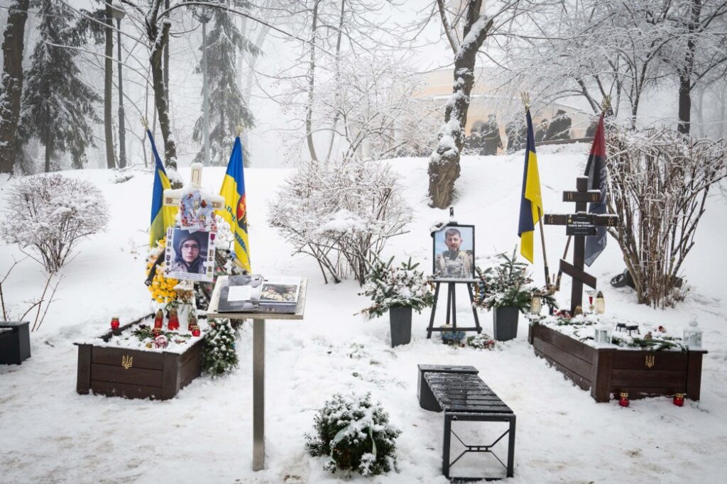 Зеленський ушанував пам'ять Героїв Крут на Аскольдовій могилі