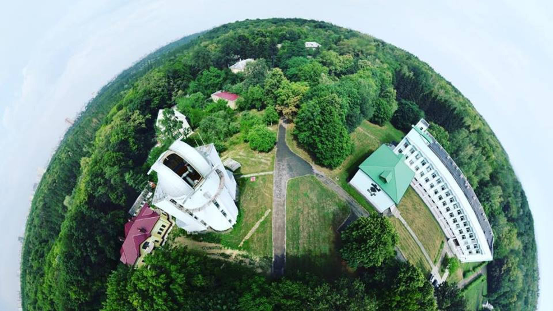 Територія Головної астрономічної обсерваторії НАН України