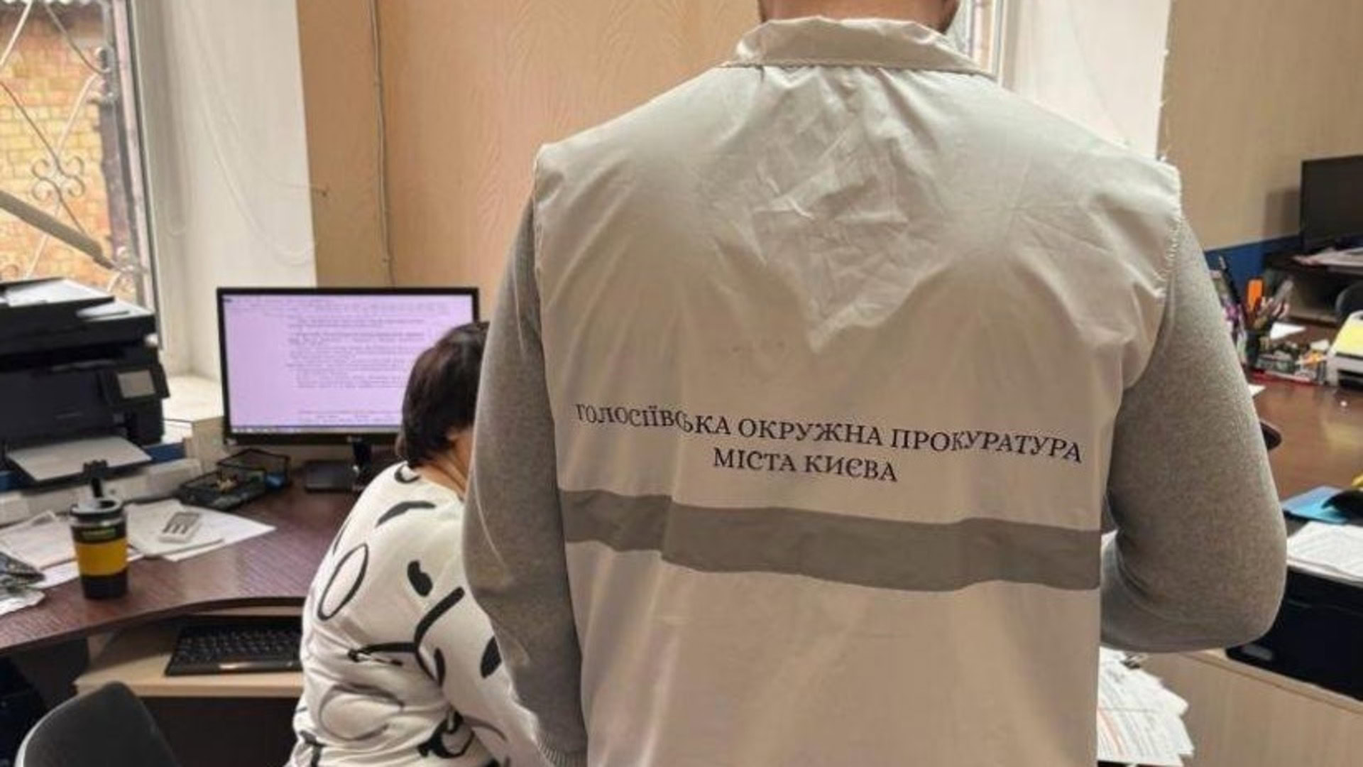 Працівник прокуратури і підозрювана посадовиця