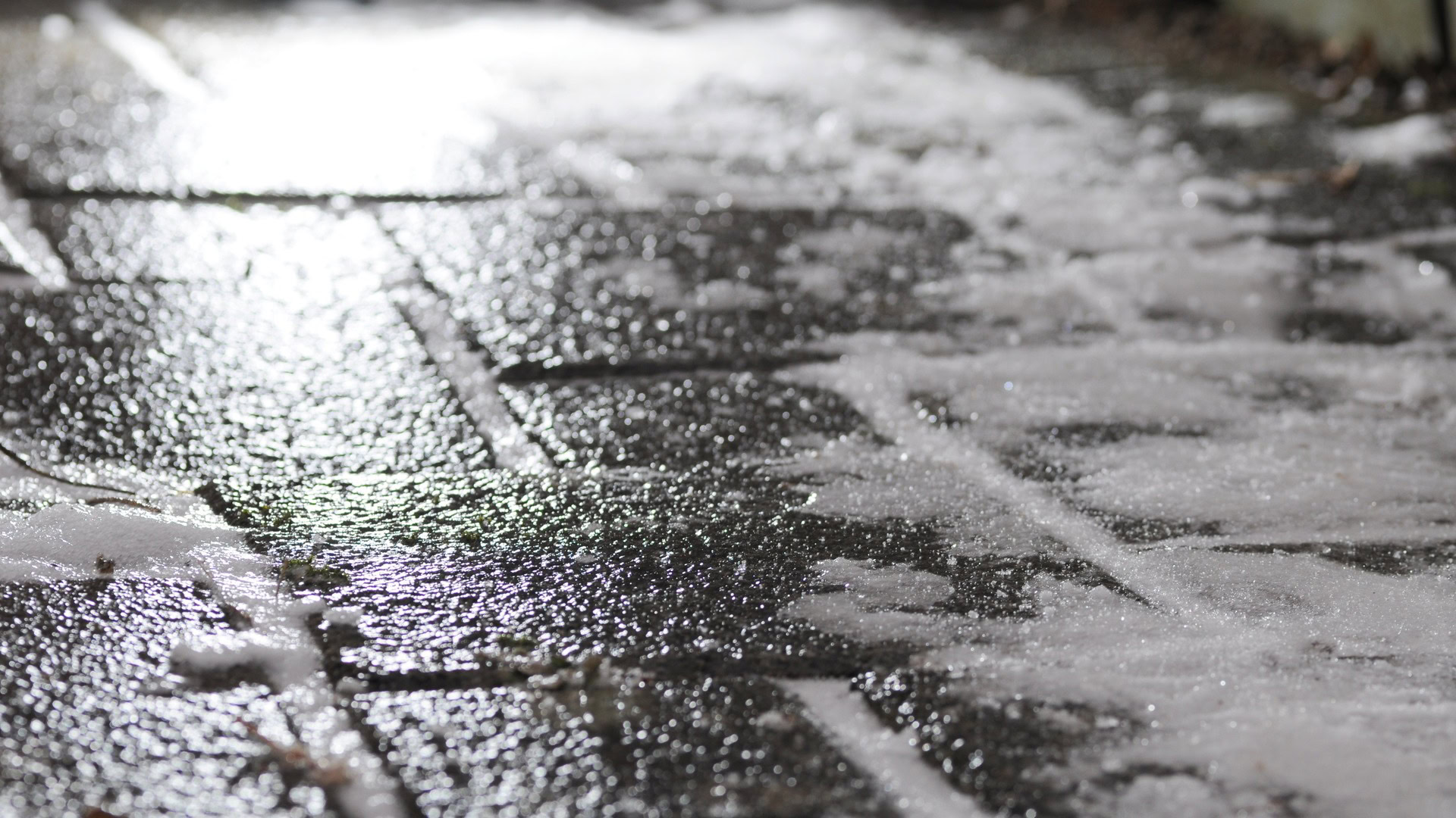 На Київщині 10 лютого морози до -23° та ожеледиця Ожеледиця на прохідній частині