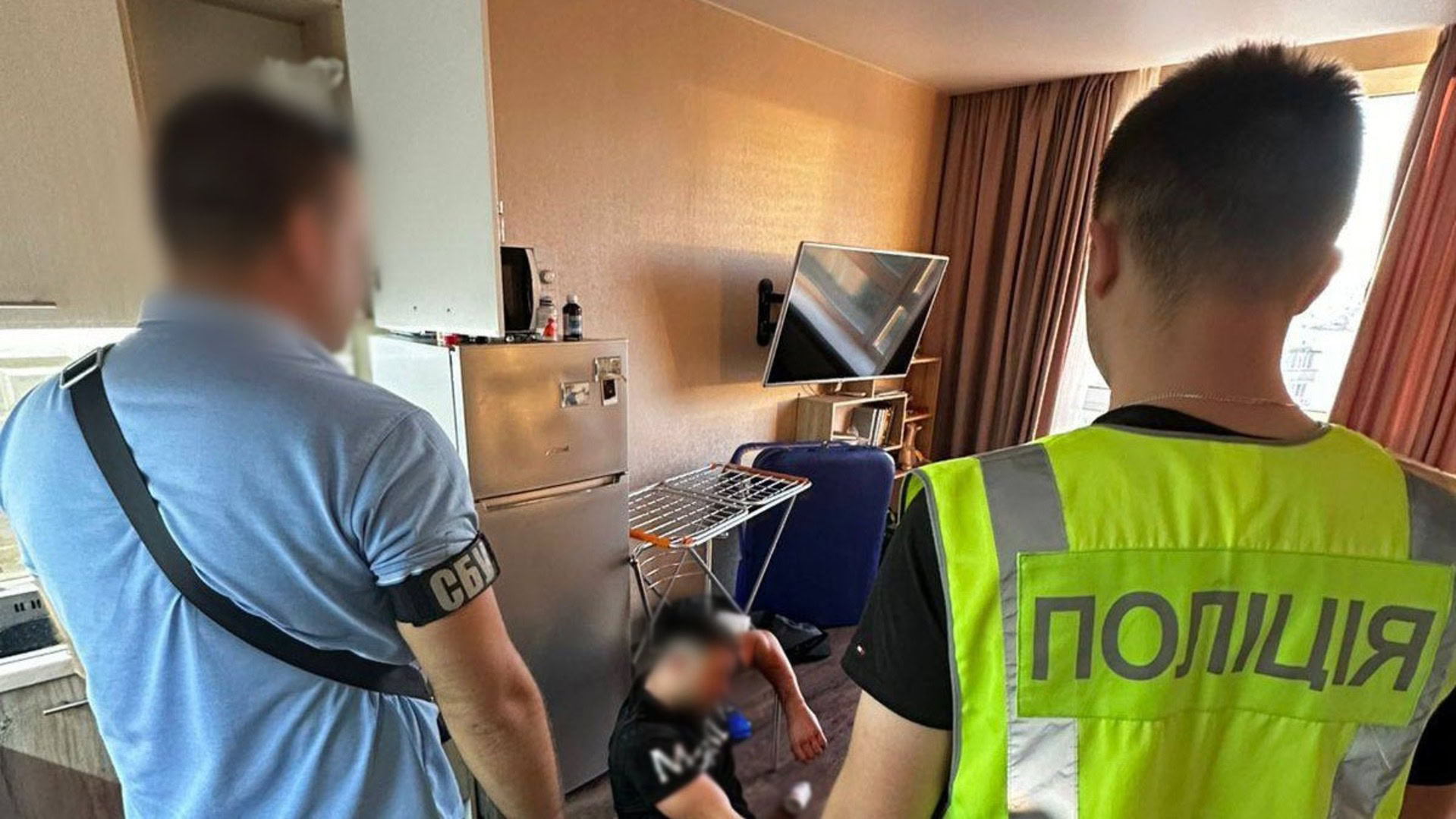 Правники СБУ, поліції та підозрюваний