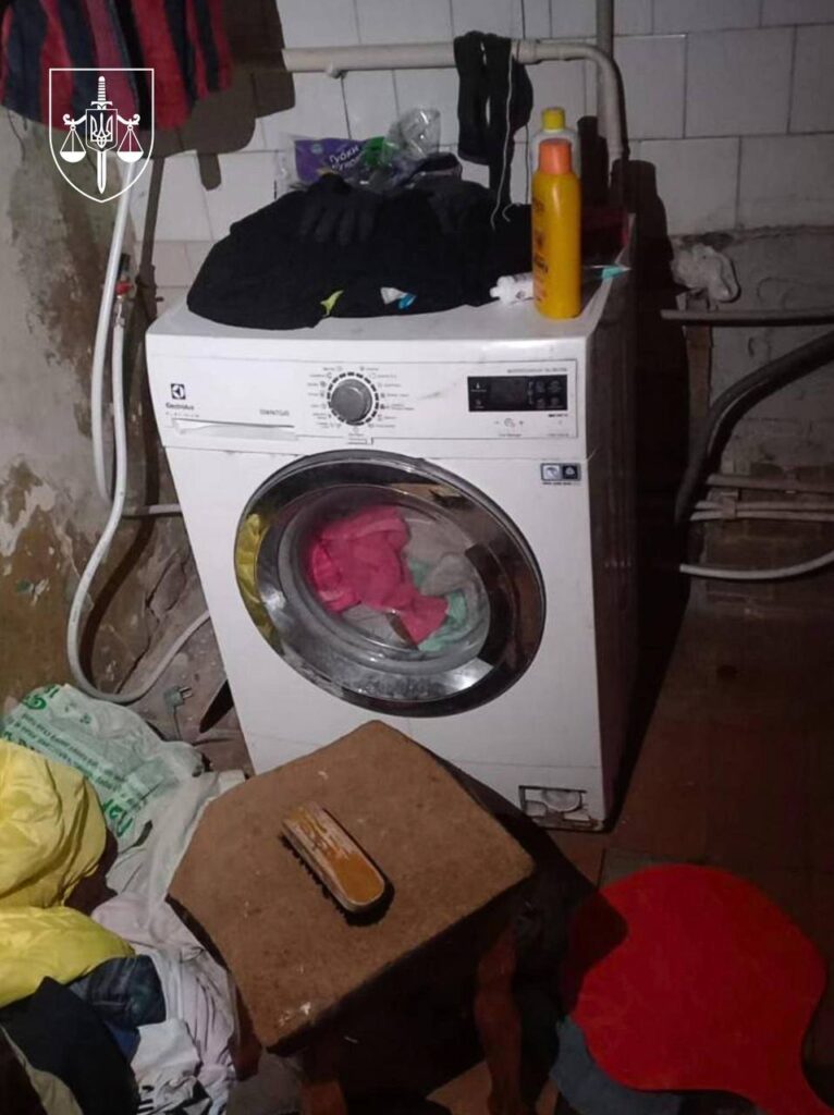На Київщині поліція затримала 27-річного чоловіка, який знущався з двох малолітніх дітей