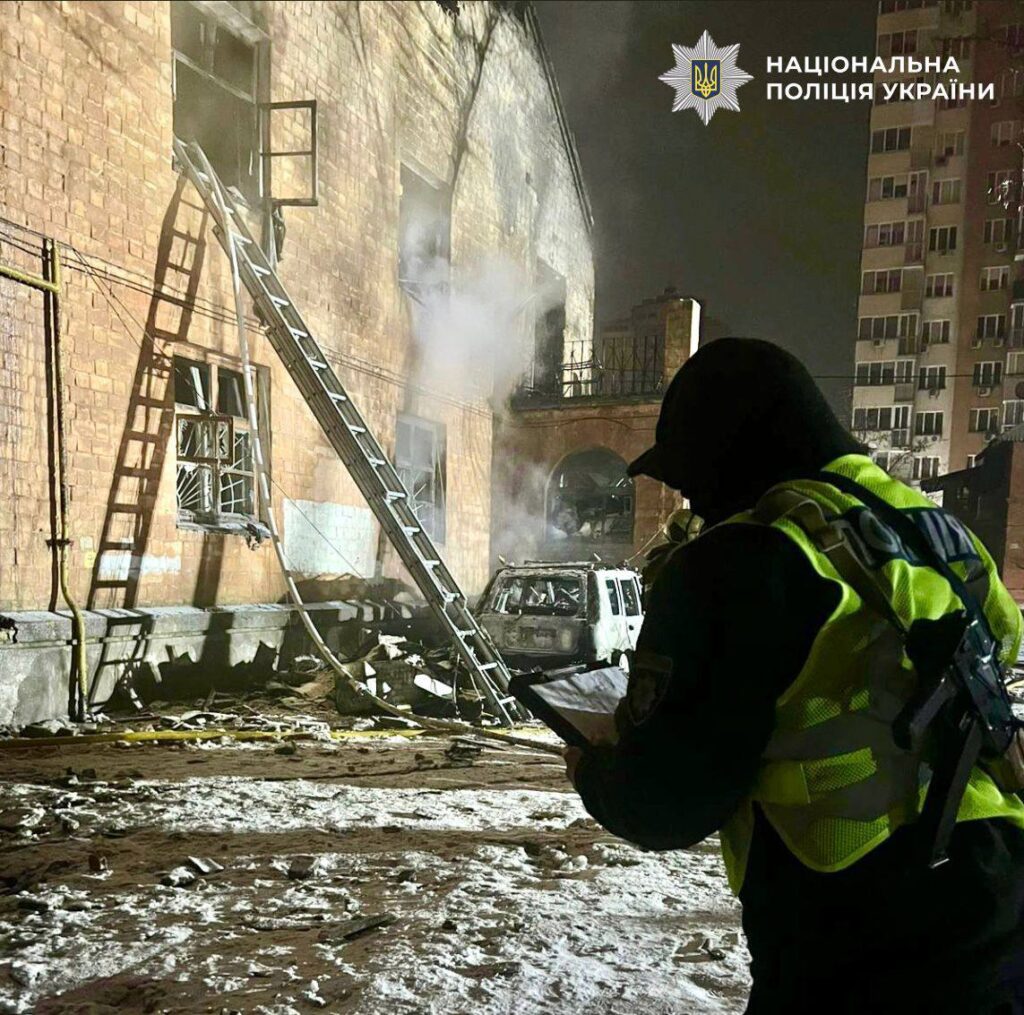 Під час атаки на столицю загинуло четверо людей: під час повторної атаки загинув медик (відео)