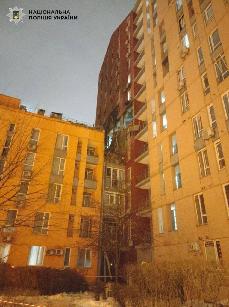 Під час атаки на столицю загинуло четверо людей: під час повторної атаки загинув медик (відео)