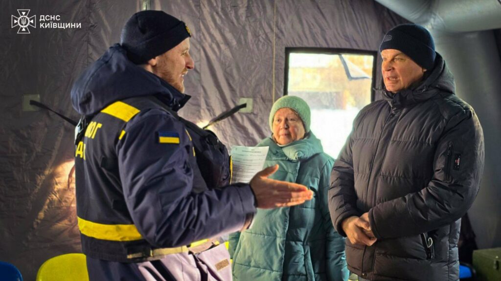 У Броварах та Борисполі рятувальники та залізничники створили місця для обігріву