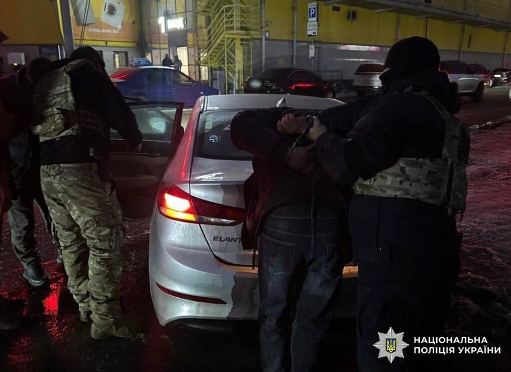 За $10 000 до Румунії: у Києві затримали організатора втечі призовників