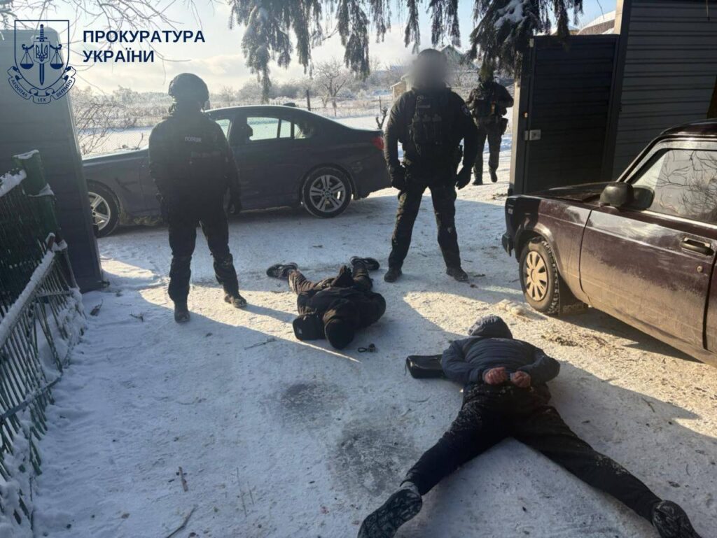 На Київщині затримали злочинну групу які вимагали у 47-річної фермерки $130 тисяч На Київщині затримали злочинну групу які вимагали у 47-річної фермерки $130 тисяч