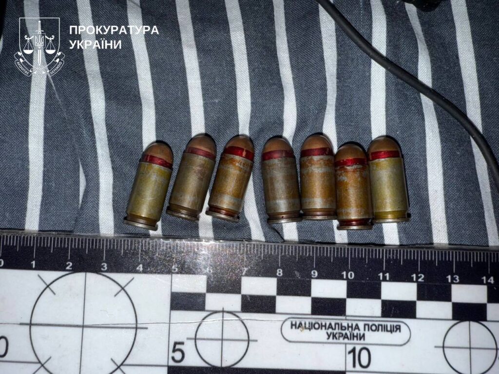 Замах на вбивство біля під'їзду: стрілок з Київщини міг використати смарт-окуляри Замах на вбивство біля під'їзду: стрілок з Київщини міг використати смарт-окуляри