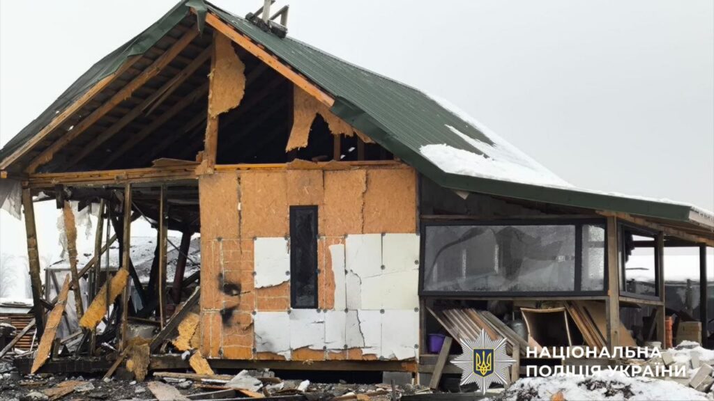 На Фастівщині унаслідок атаки РФ пошкоджено будинок і поранено чоловіка