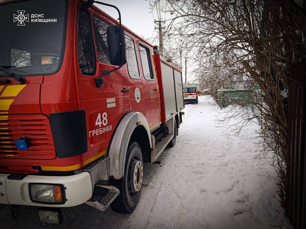 На Білоцерківщині чоловіка врятували з 8-метрової криниці