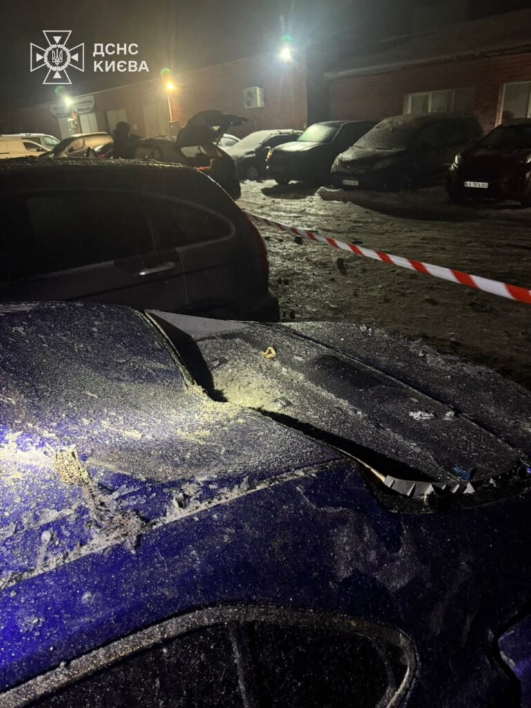 У Голосіївському районі ліквідували пожежу від падіння БпЛА (оновлено)