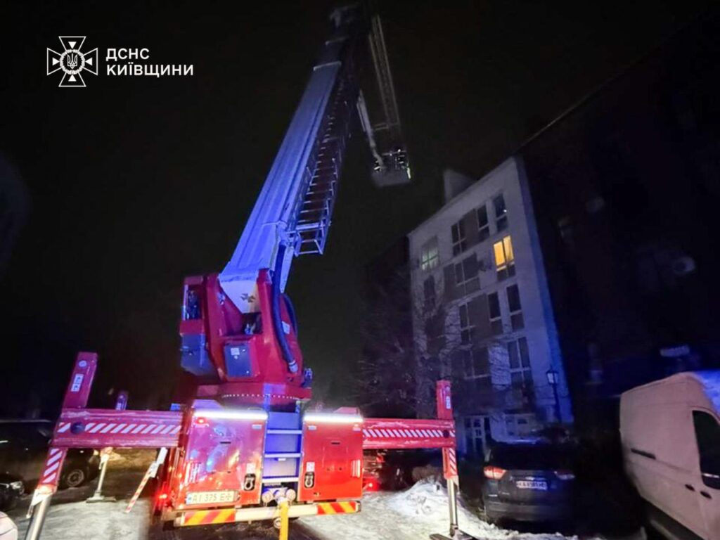Бучанський район: двоє загиблих, 4-річна дитина поранена (оновлено) (відео) Бучанський район: двоє загиблих, 4-річна дитина поранена (оновлено) (відео)