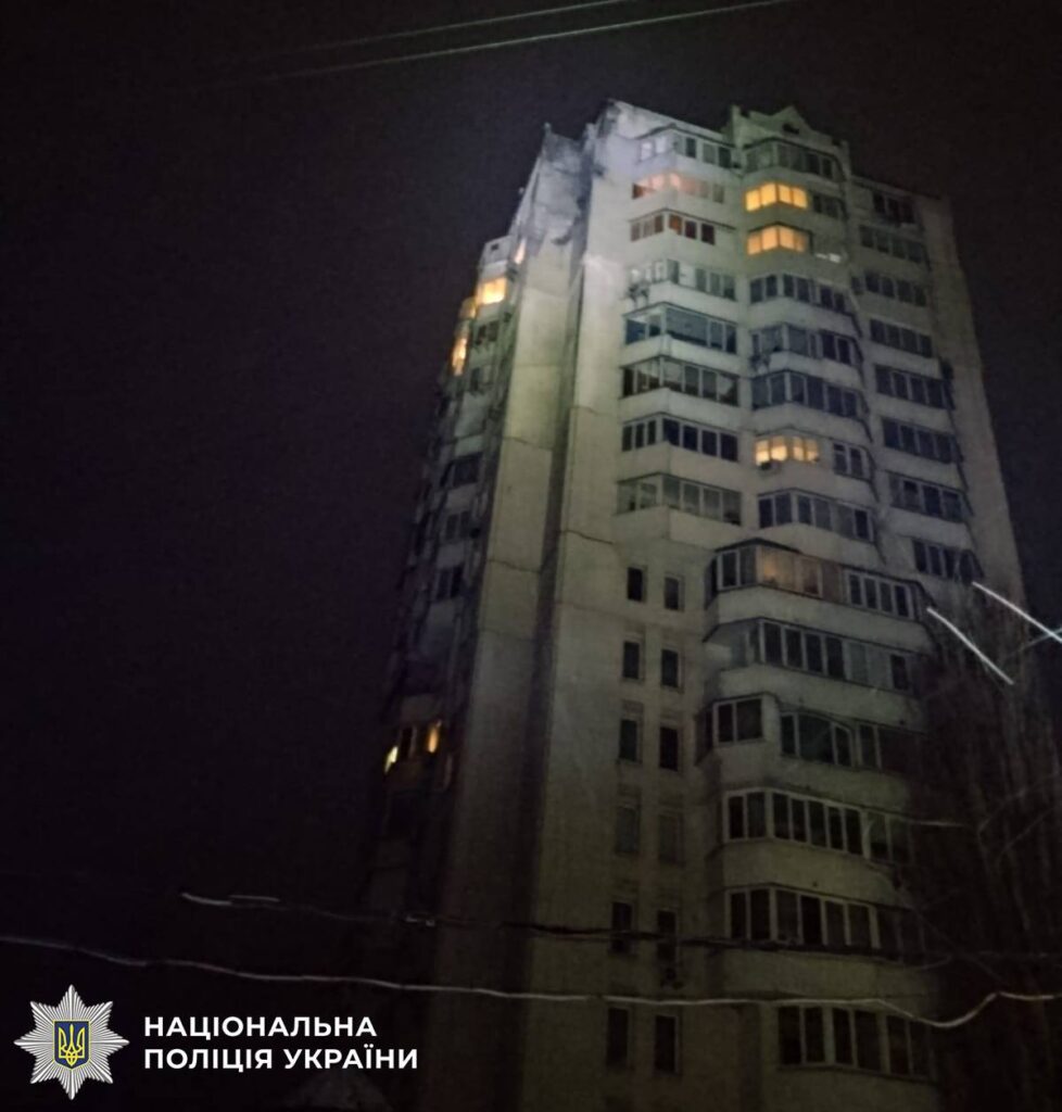 У Голосіївському районі ліквідували пожежу від падіння БпЛА (оновлено)
