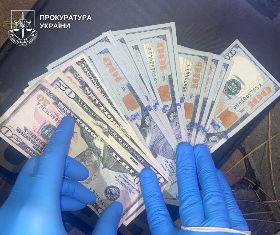 У Києві шахрай видурив у 79-річного пенсіонера $15 000 на «операцію сину»